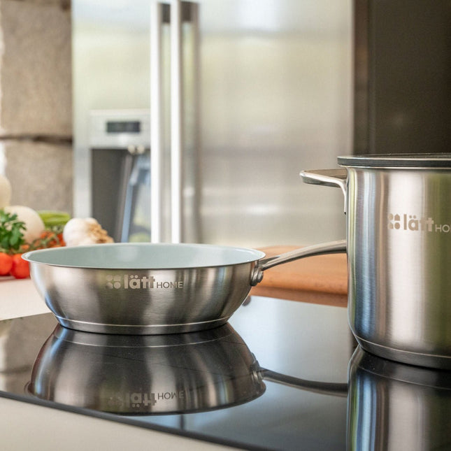 Nerezová pánev LattHome Vita ø 24 cm - keramický povrch, indukce - YUMMA