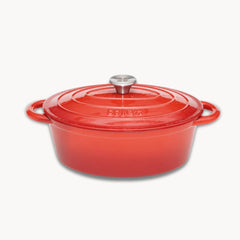 Litinový hrnec Cocotte pro pomalé vaření, pečení i dušení.