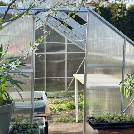 Zahradní skleník Mirpol z polykarbonátu 2,5 X 4,3 X 2,05 m